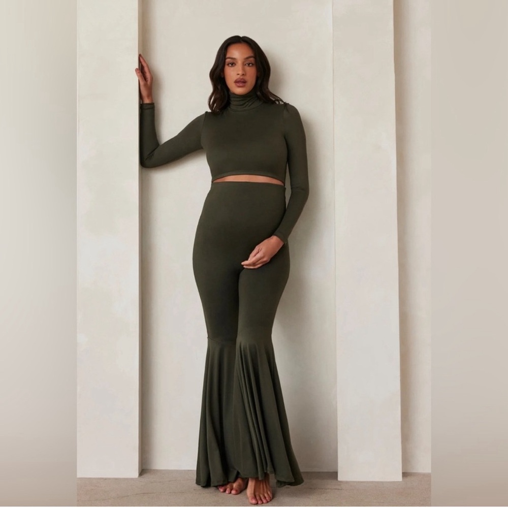 Love this 2 piece Bumpsuit set!